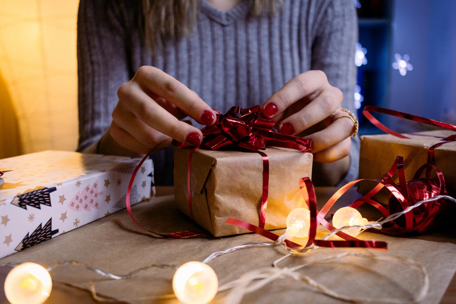 Know How to Choose Gift Items for Your Best Person